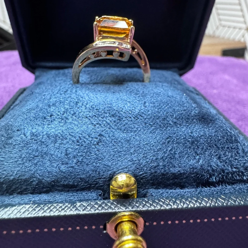 14kt Gold Citrine and Diamond Accent Cocktail Ring (2.4 tcw) - Picture 4 of 8